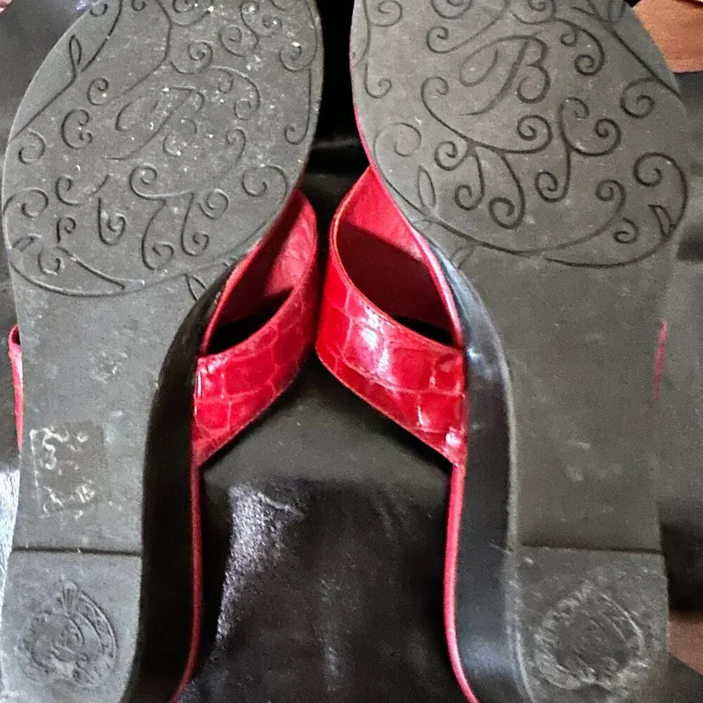 Brighton Lark Red Sandals - Picture 6 of 6